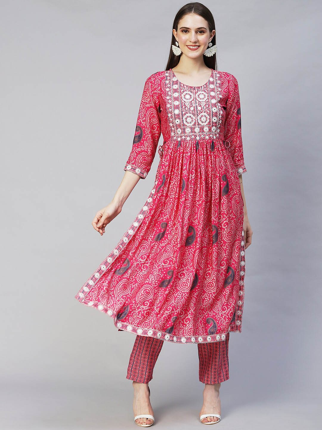 

FASHOR Women Pink Ethnic Motifs Printed Pleated Mirror Work Kurta with Trousers