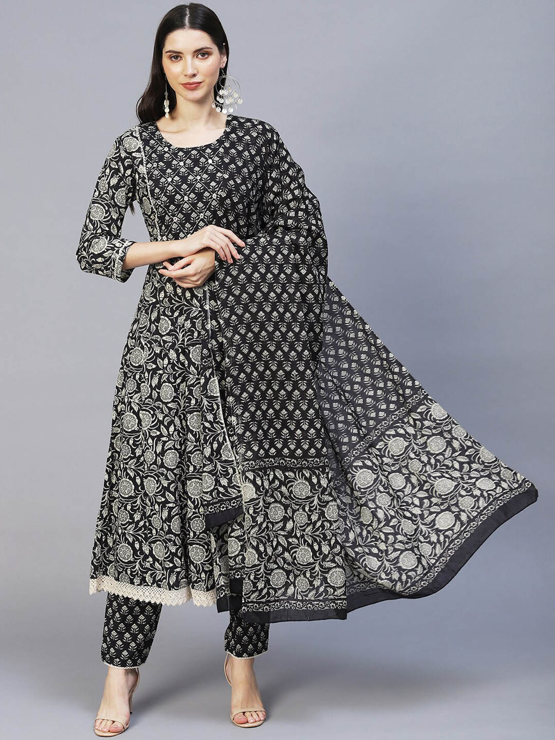 

FASHOR Women Black Floral Printed Pure Cotton Kurta with Trousers & With Dupatta