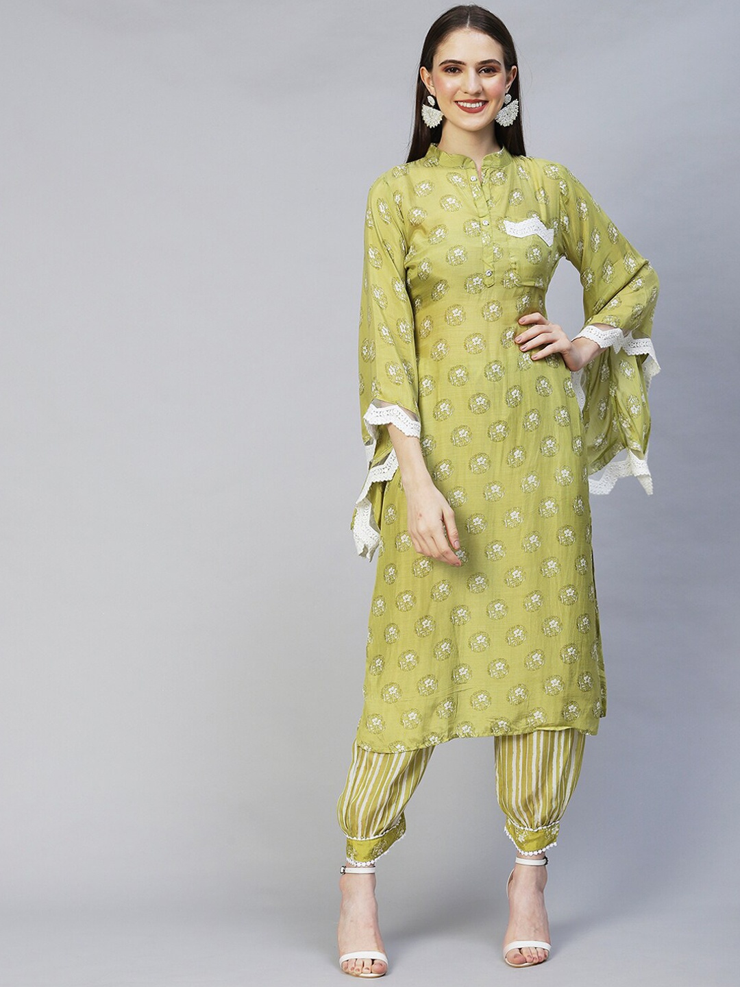 

FASHOR Women Green Ethnic Motifs Printed Kurta with Harem Pant