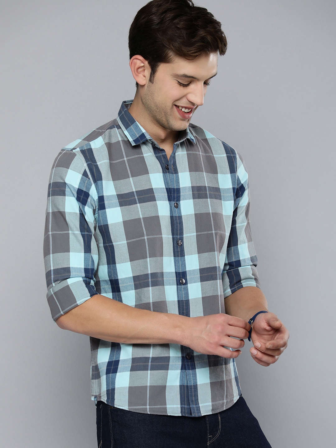 

Mast & Harbour Men Blue & Grey Checked Pure Cotton Casual Shirt