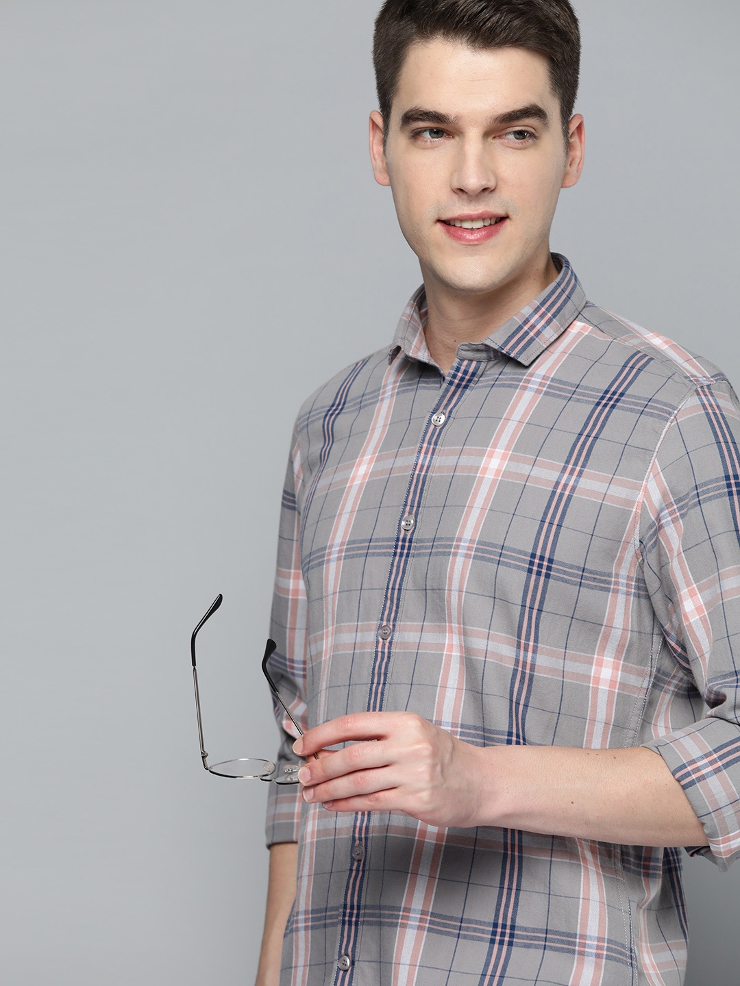 

Mast & Harbour Men Grey & Peach-coloured Tartan Checks Pure Cotton Casual Shirt