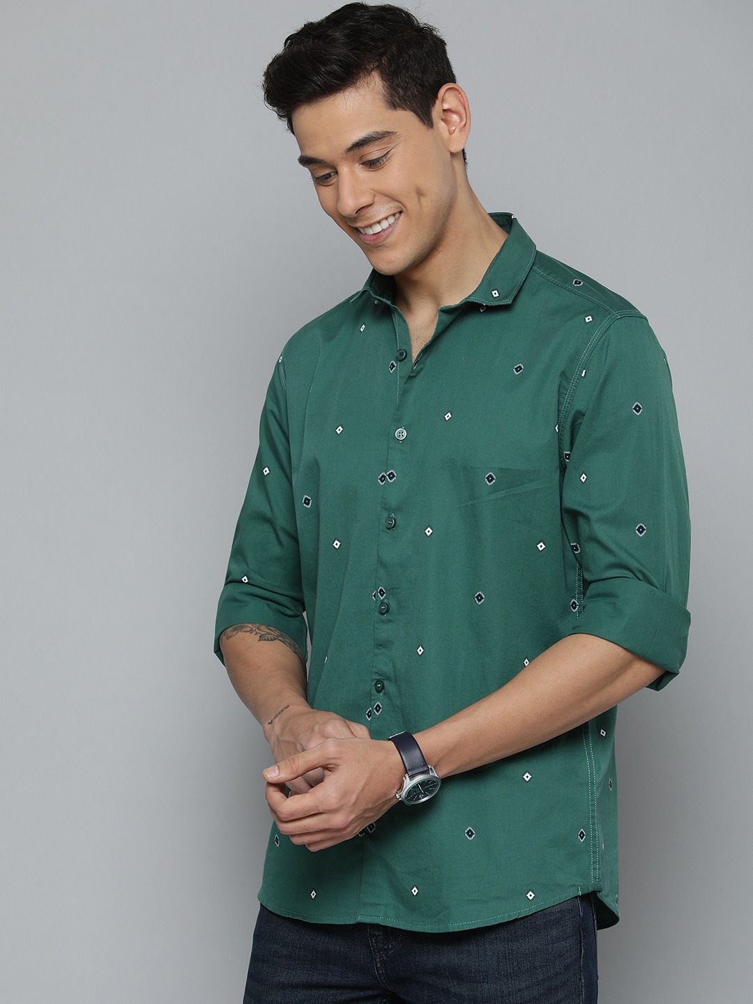 

Mast & Harbour Men Teal Green Slim Fit Printed Pure Cotton Casual Shirt