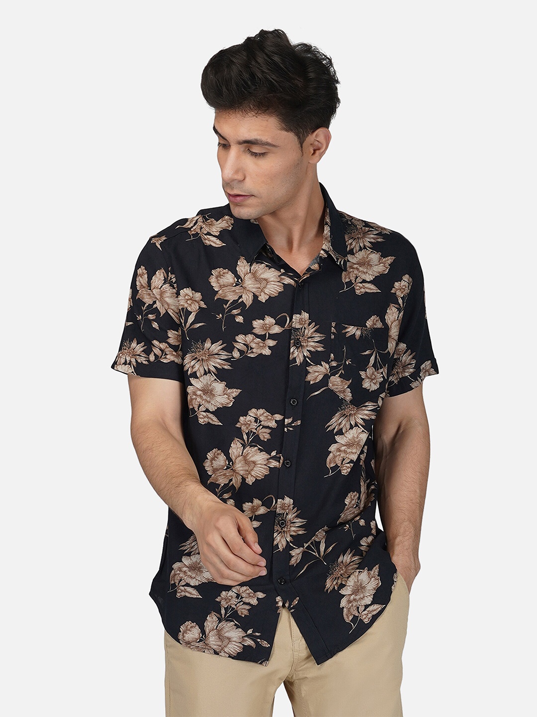 

Tinted Men Black Comfort Floral Printed Casual Shirt