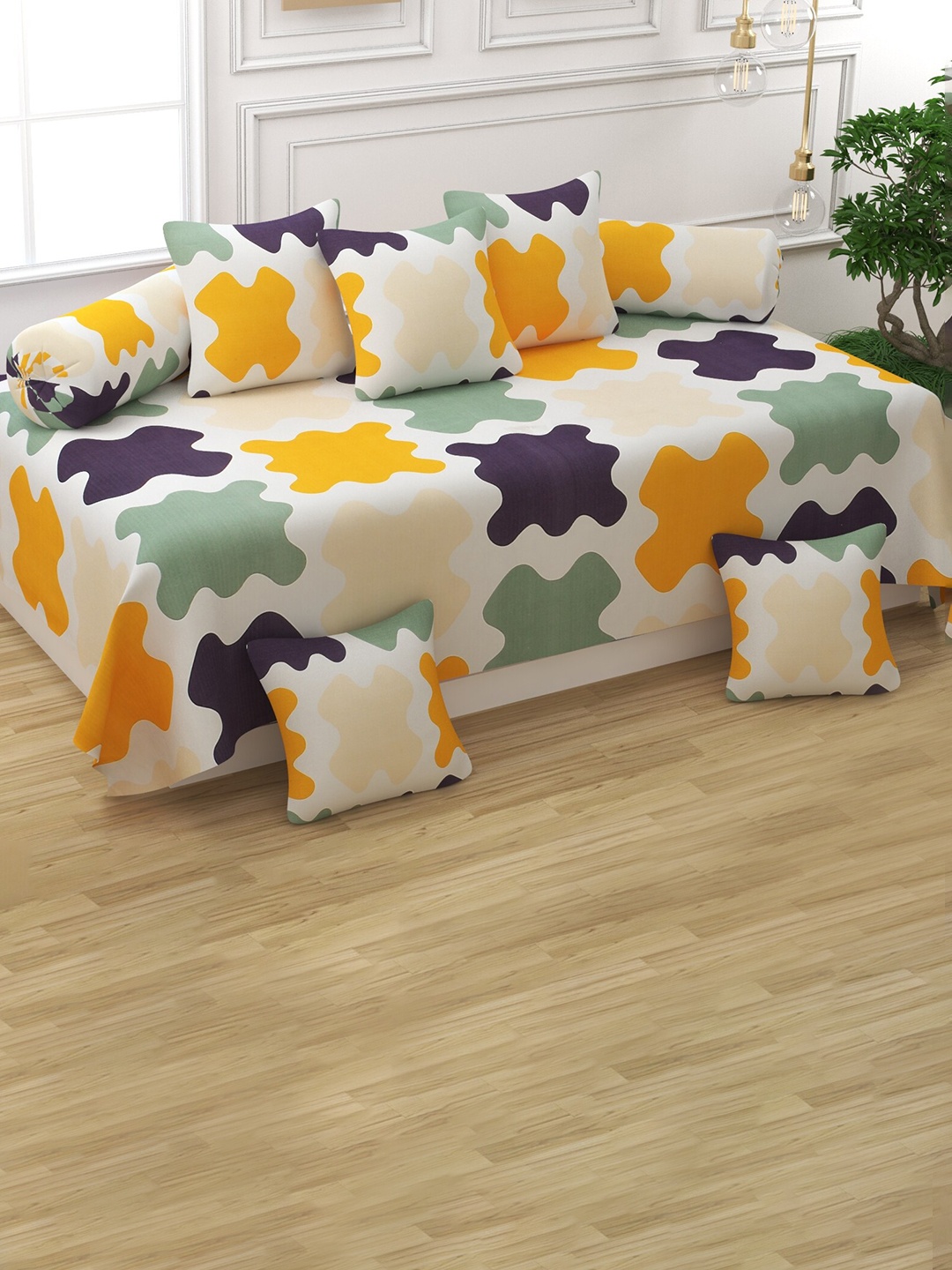 

Bajo's Set Of 8 White & Green Printed Diwan Set