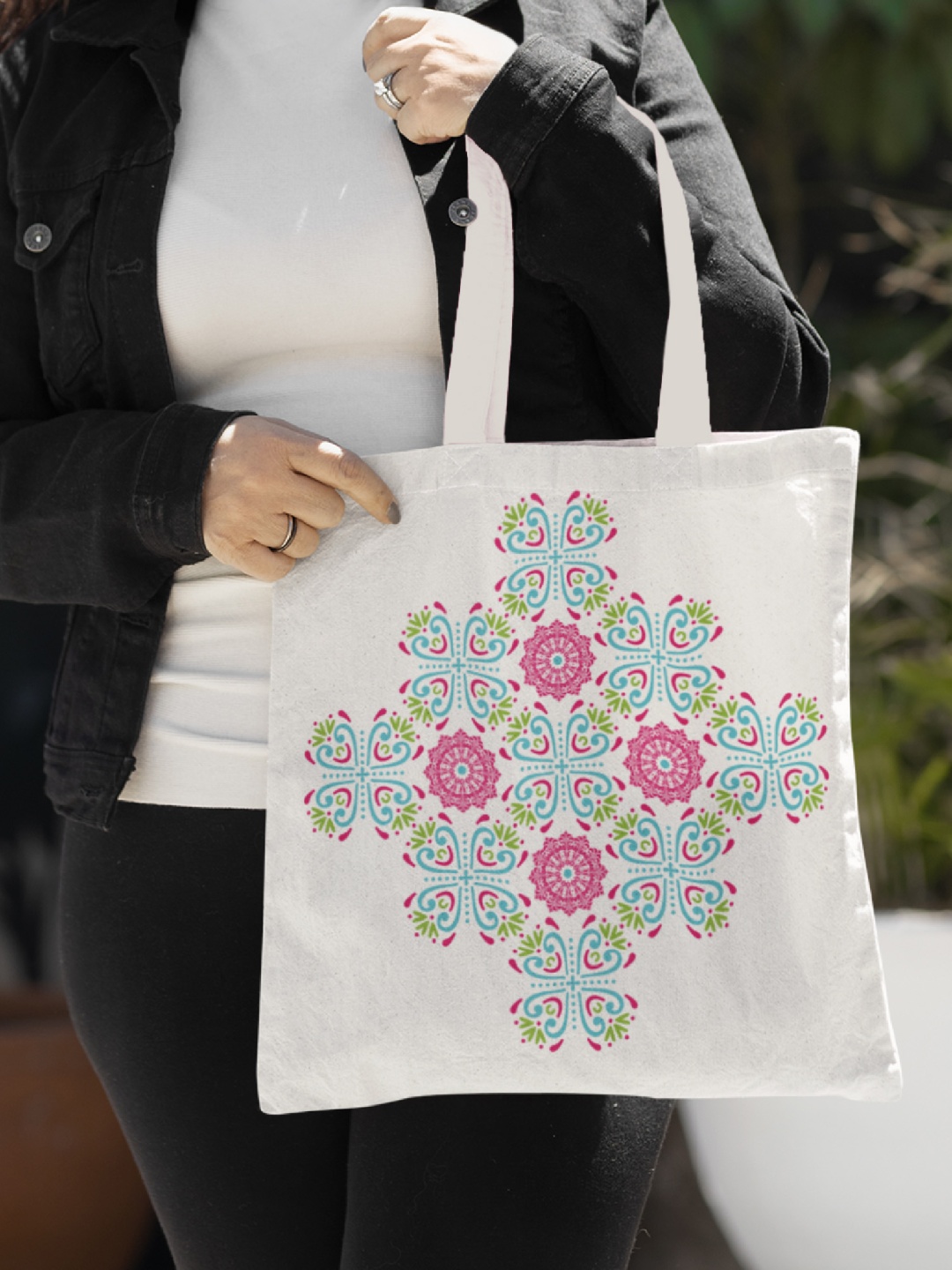 

Doodle Unisex White & Pink Floral Blush Motif Tote Bag