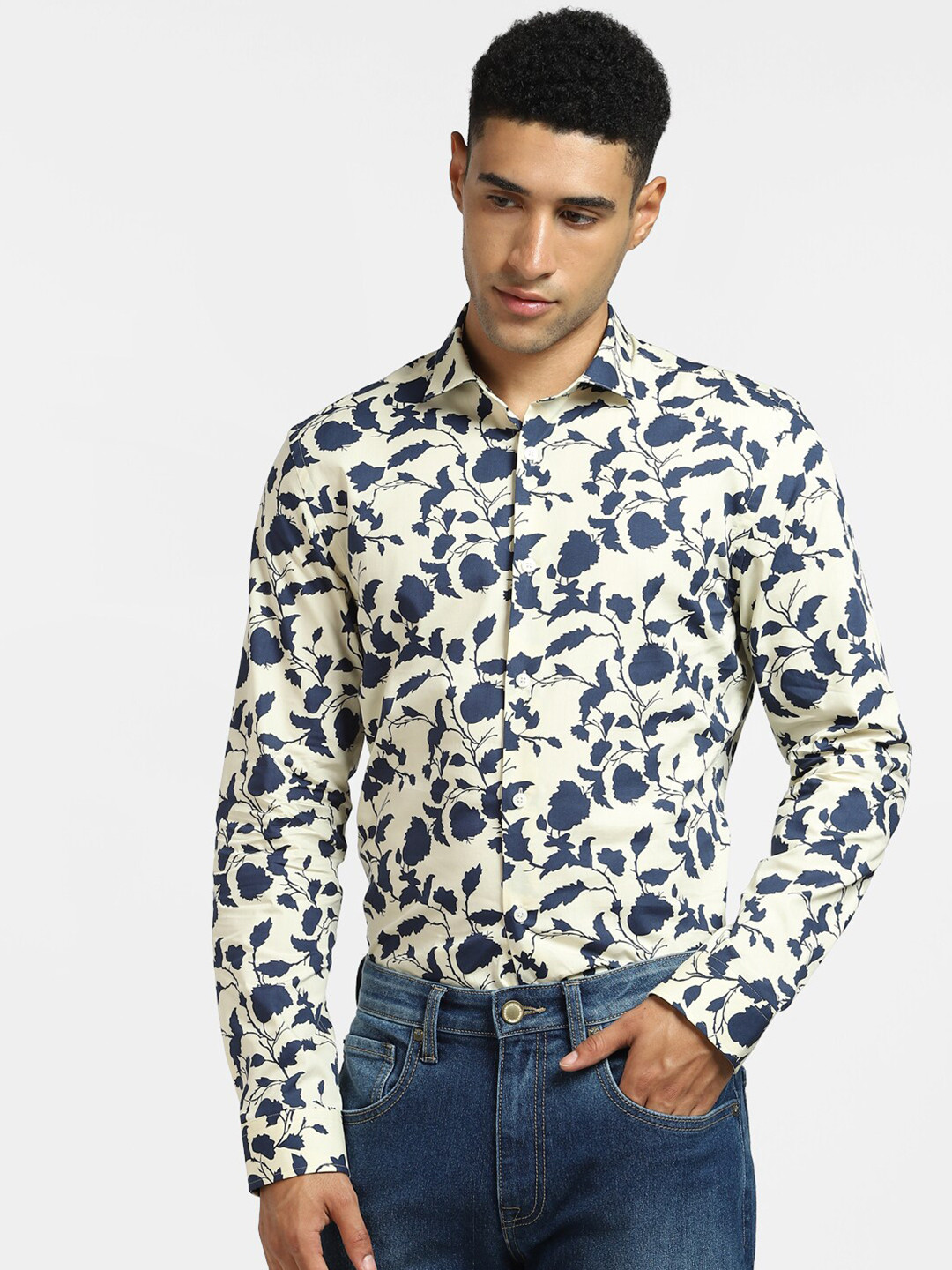 

Jack & Jones Men Beige Slim Fit Floral Printed Casual Shirt