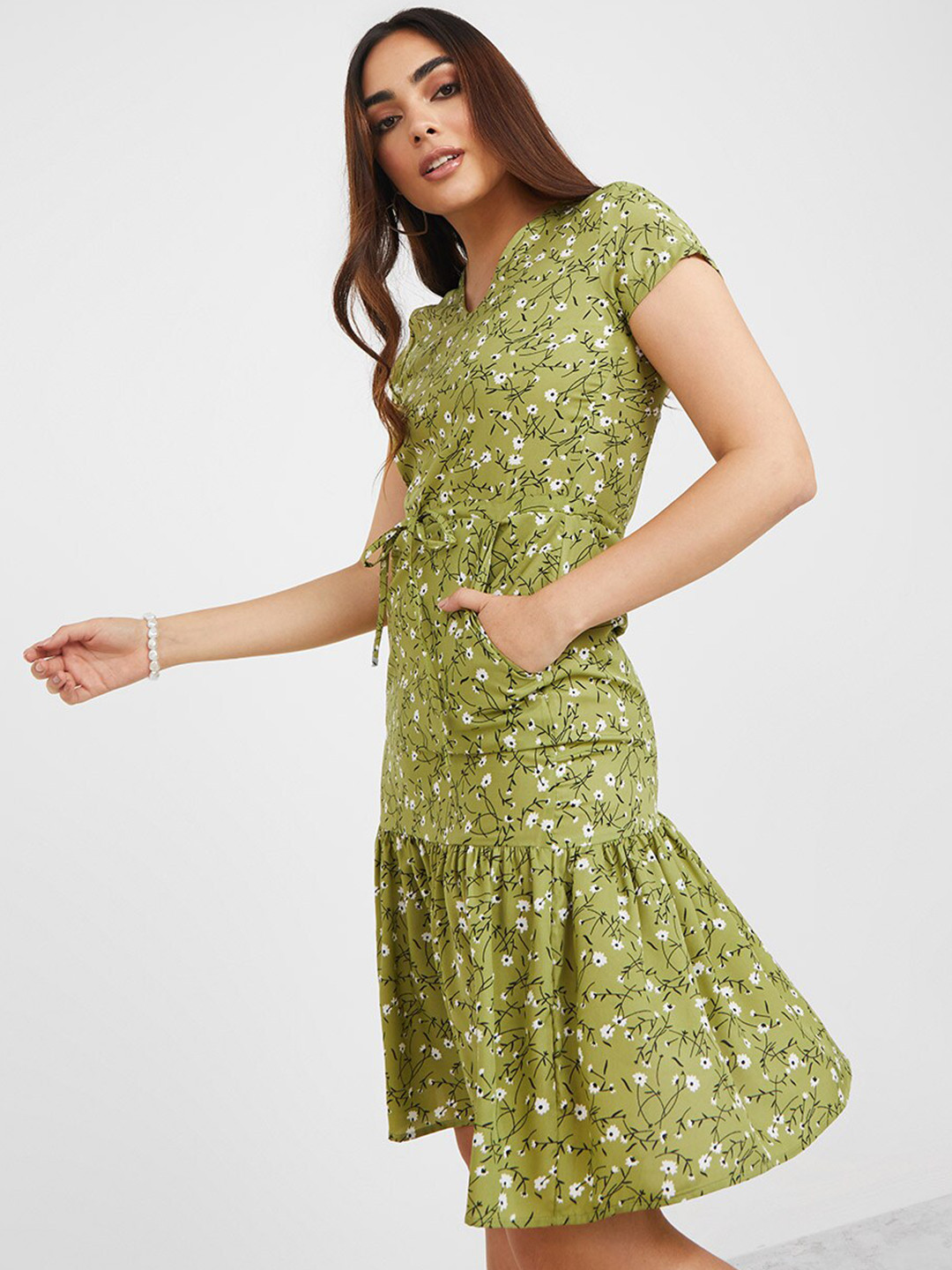 

Styli Women Floral Print Knee Length A-line Dress with Waist Tie-Up, Green