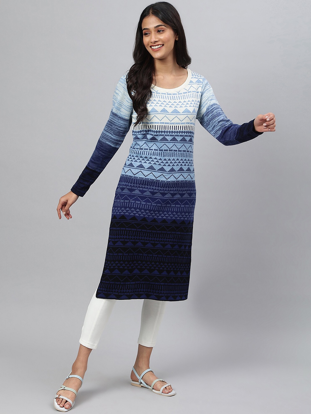 

AURELIA Women Blue & White Geometric Acrylic Kurta