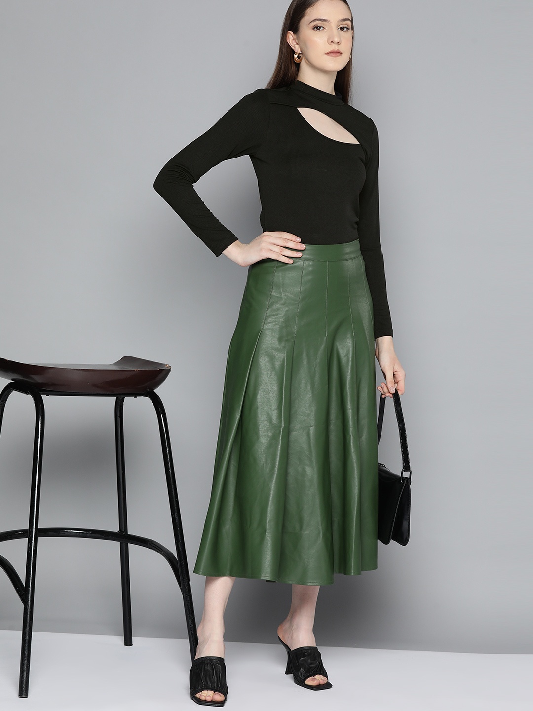 

Chemistry Ribbed Cut-Out Detail Top, Black