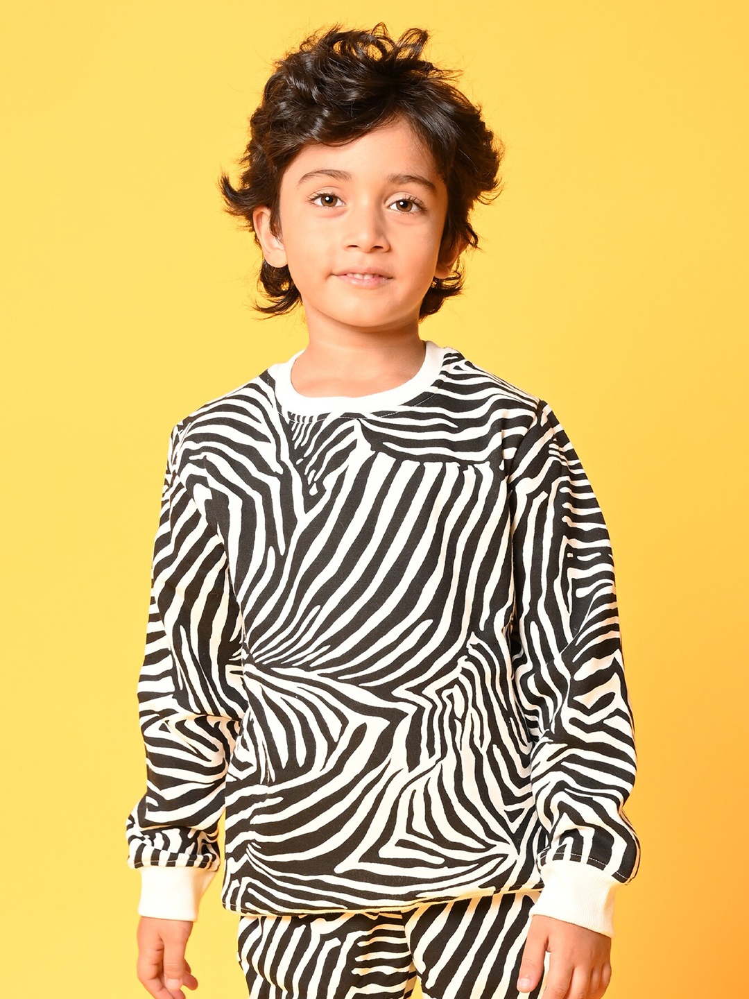 

Anthrilo Boys White & Black Printed Sweatshirt