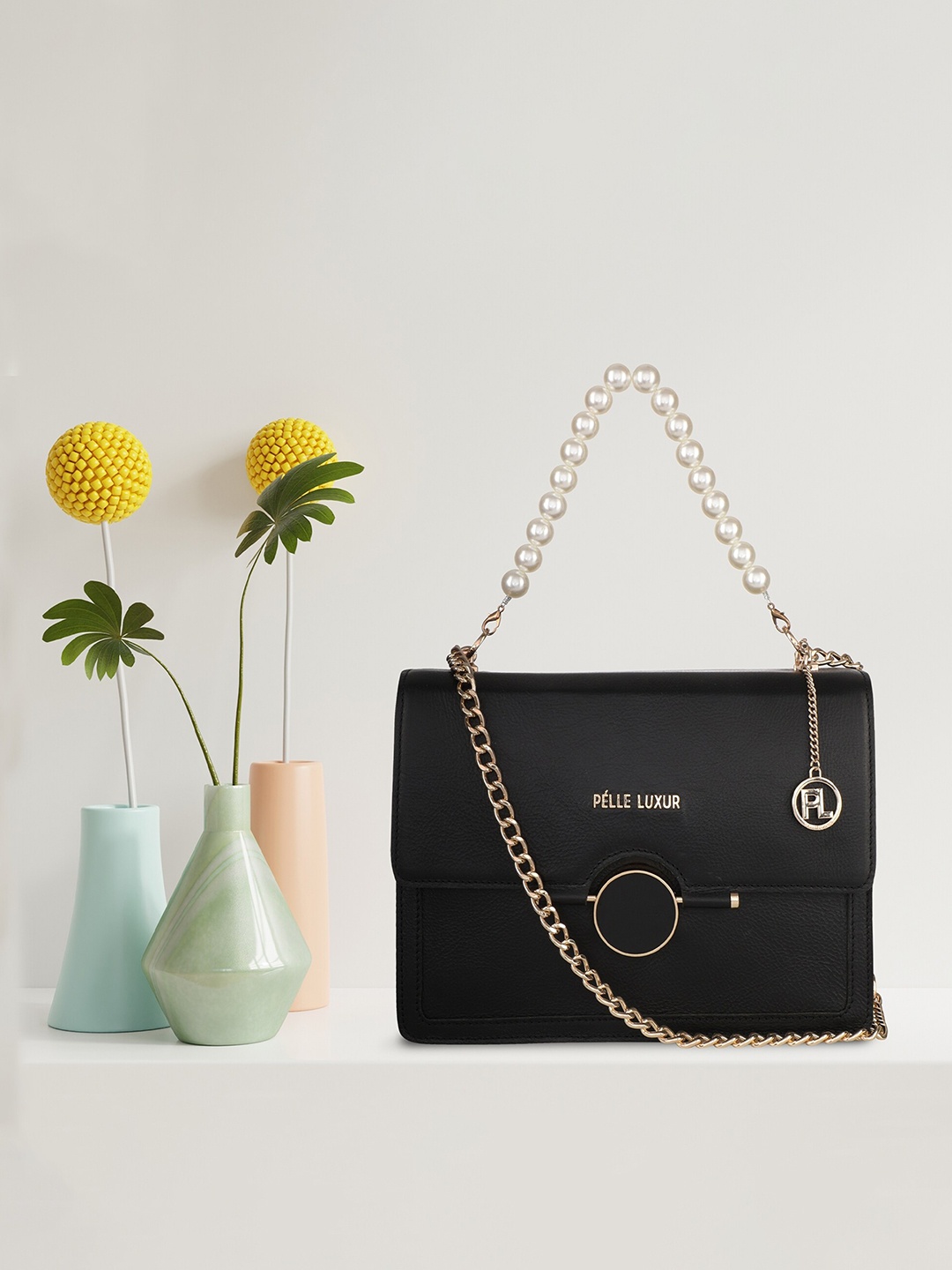 

PELLE LUXUR Women Black & Gold-Toned Messenger Bag