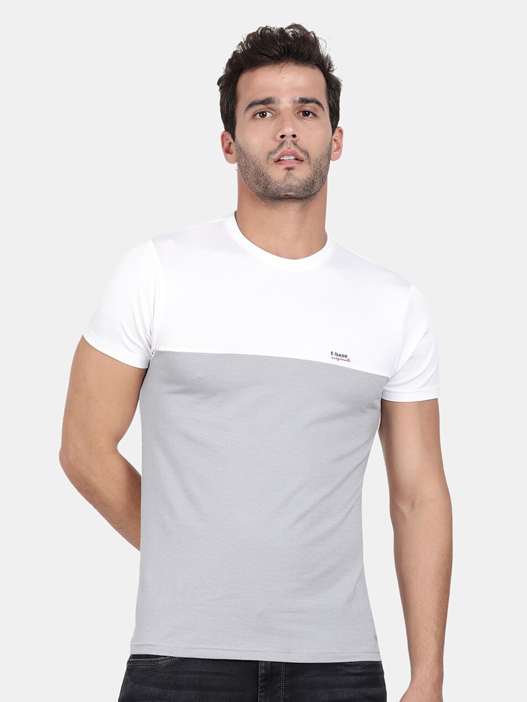 

t-base Men Off White & Grey Cotton Colourblocked Slim Fit T-shirt