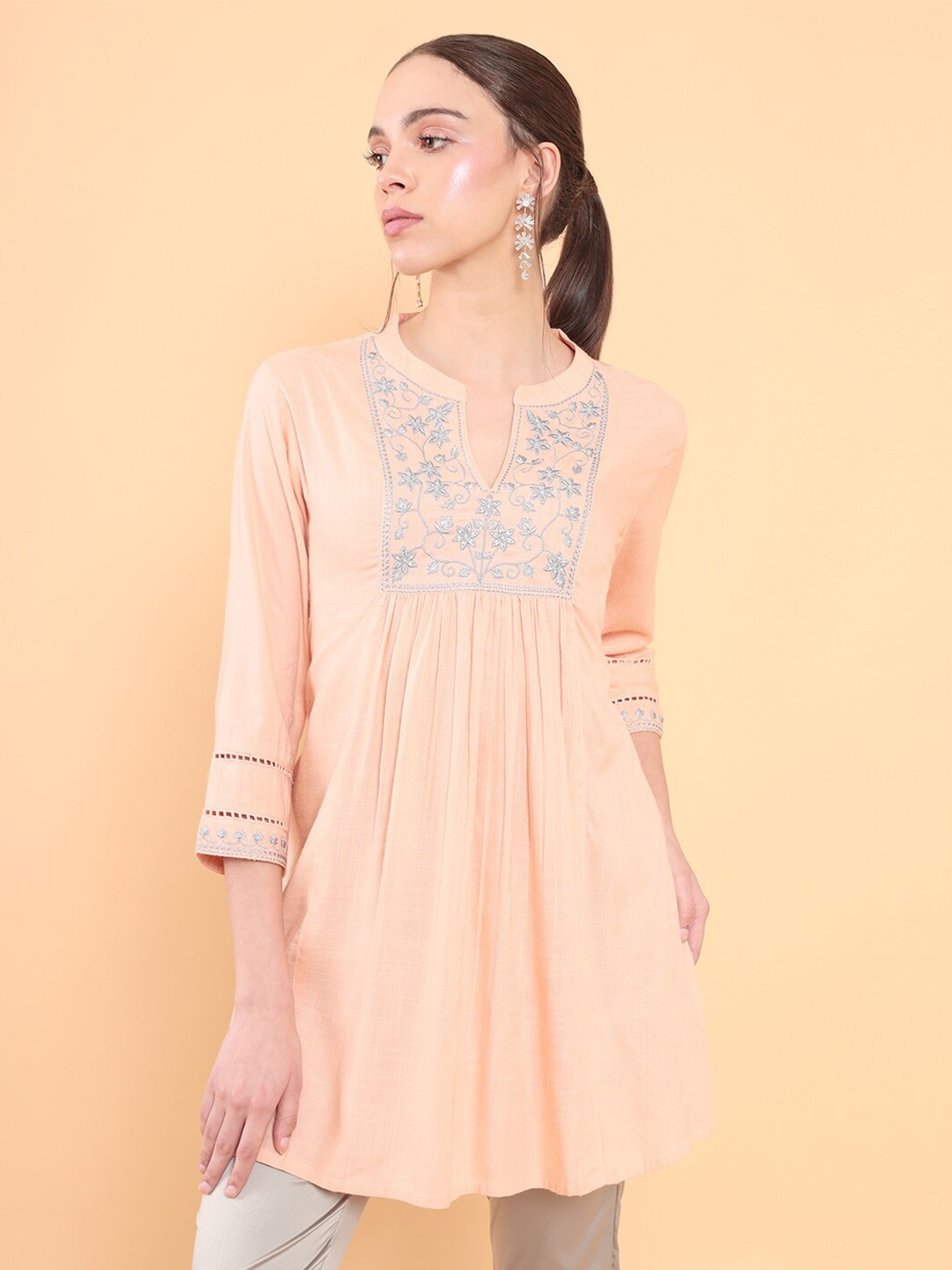 

Soch Women Peach-Coloured & Silver-Toned Viscose Rayon Mandarin Collar Embroidered Tunic