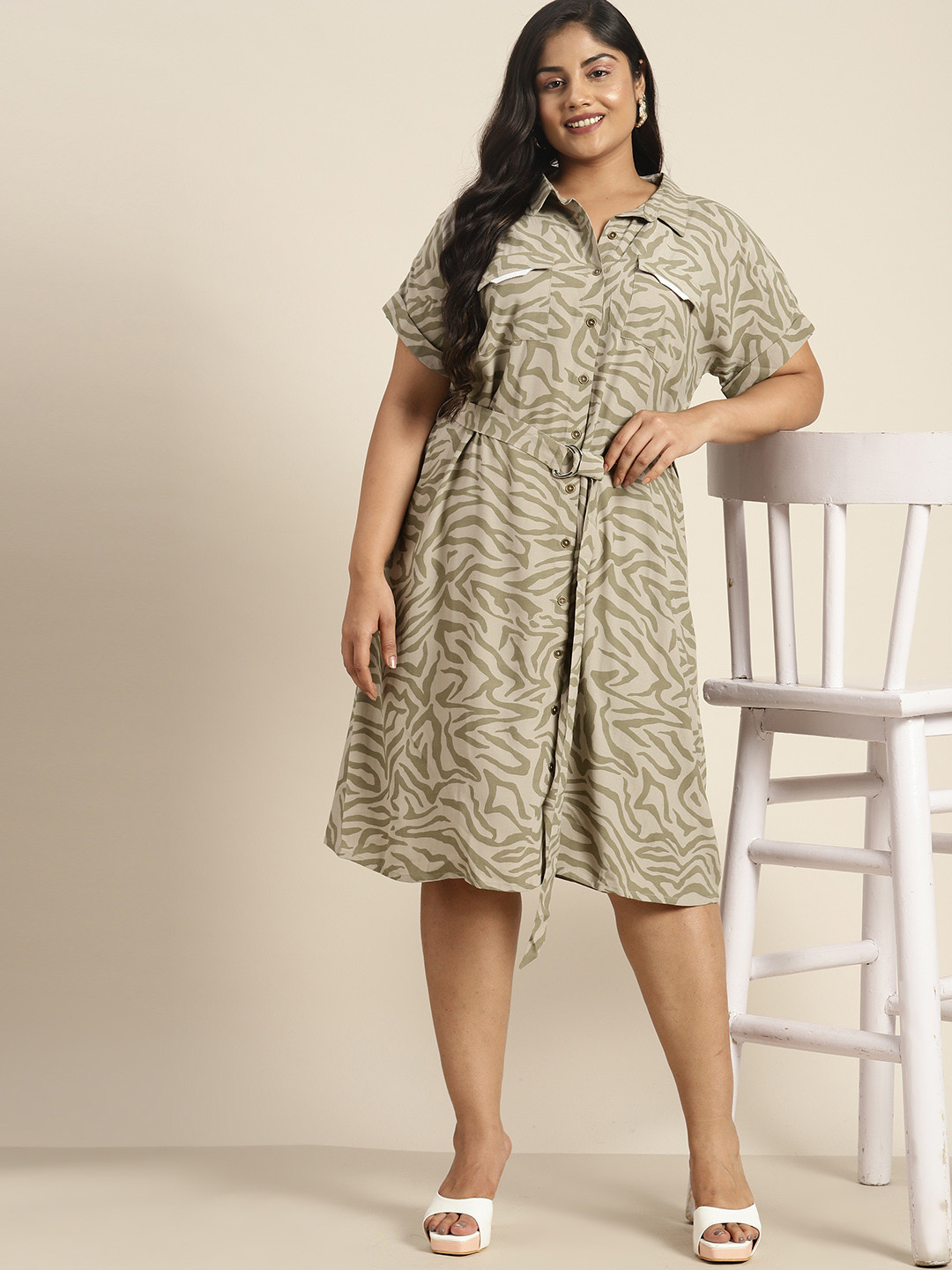 

Sztori Plus Size Printed Shirt Dress with Belt, Grey