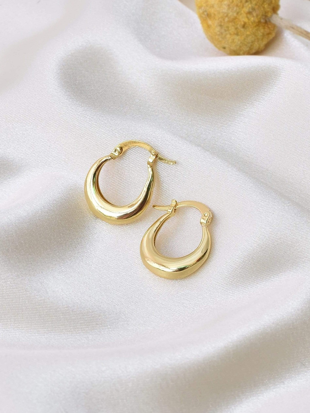 

Klissaa Gold-Toned Contemporary Hoop Earrings