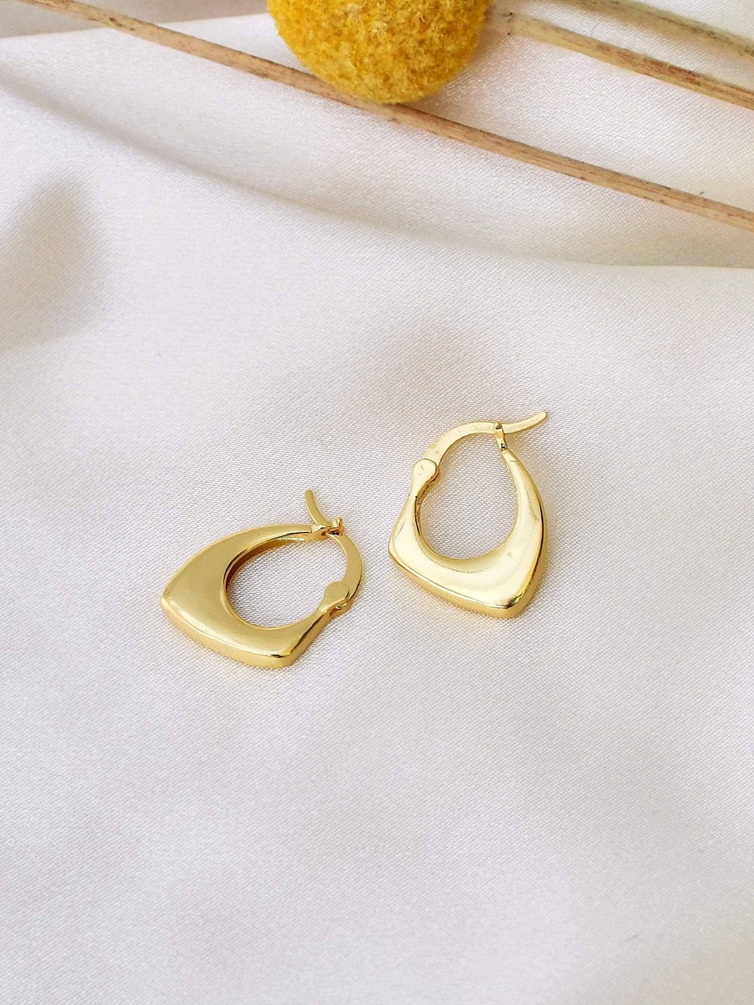 

Klissaa Gold-Toned Contemporary Drop Earrings