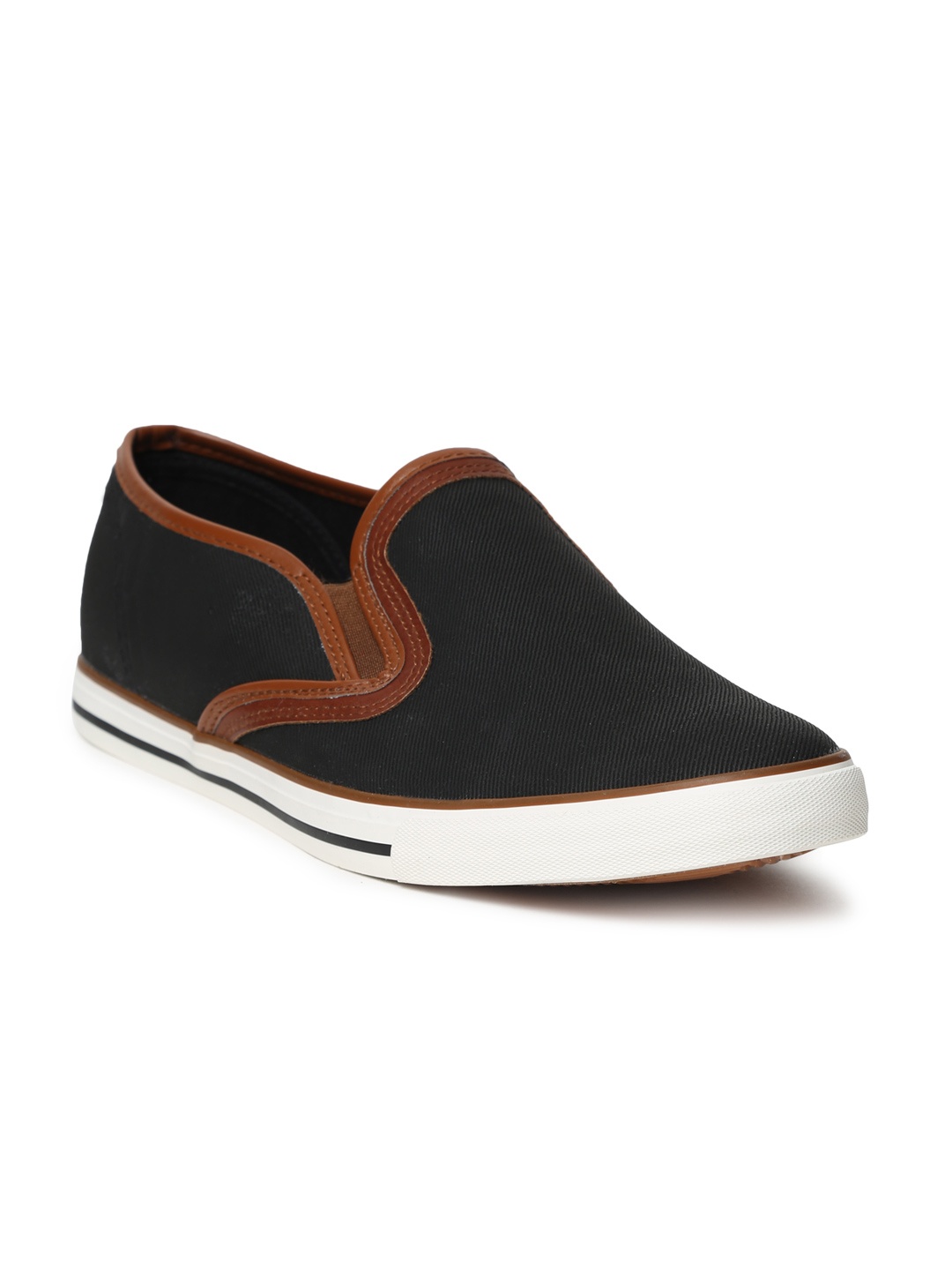 

Forca by Lifestyle Men Black Slip-On Sneakers