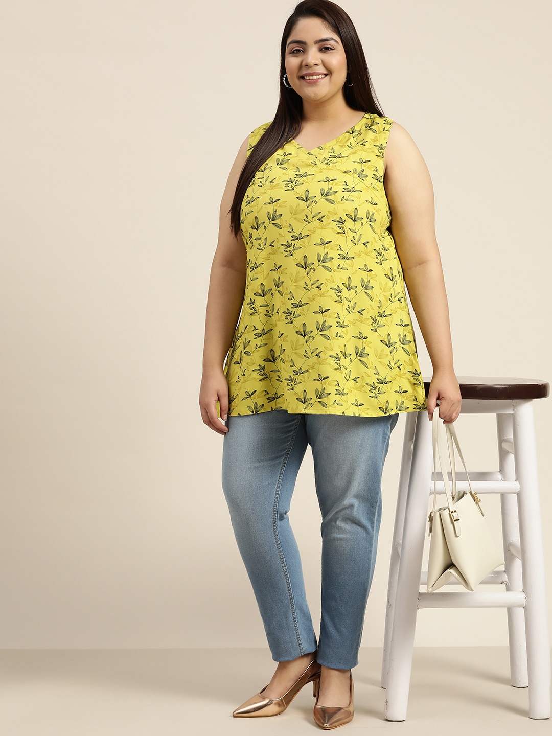 

Sztori Women Plus Size Floral Printed Longline A-Line Top, Lime green