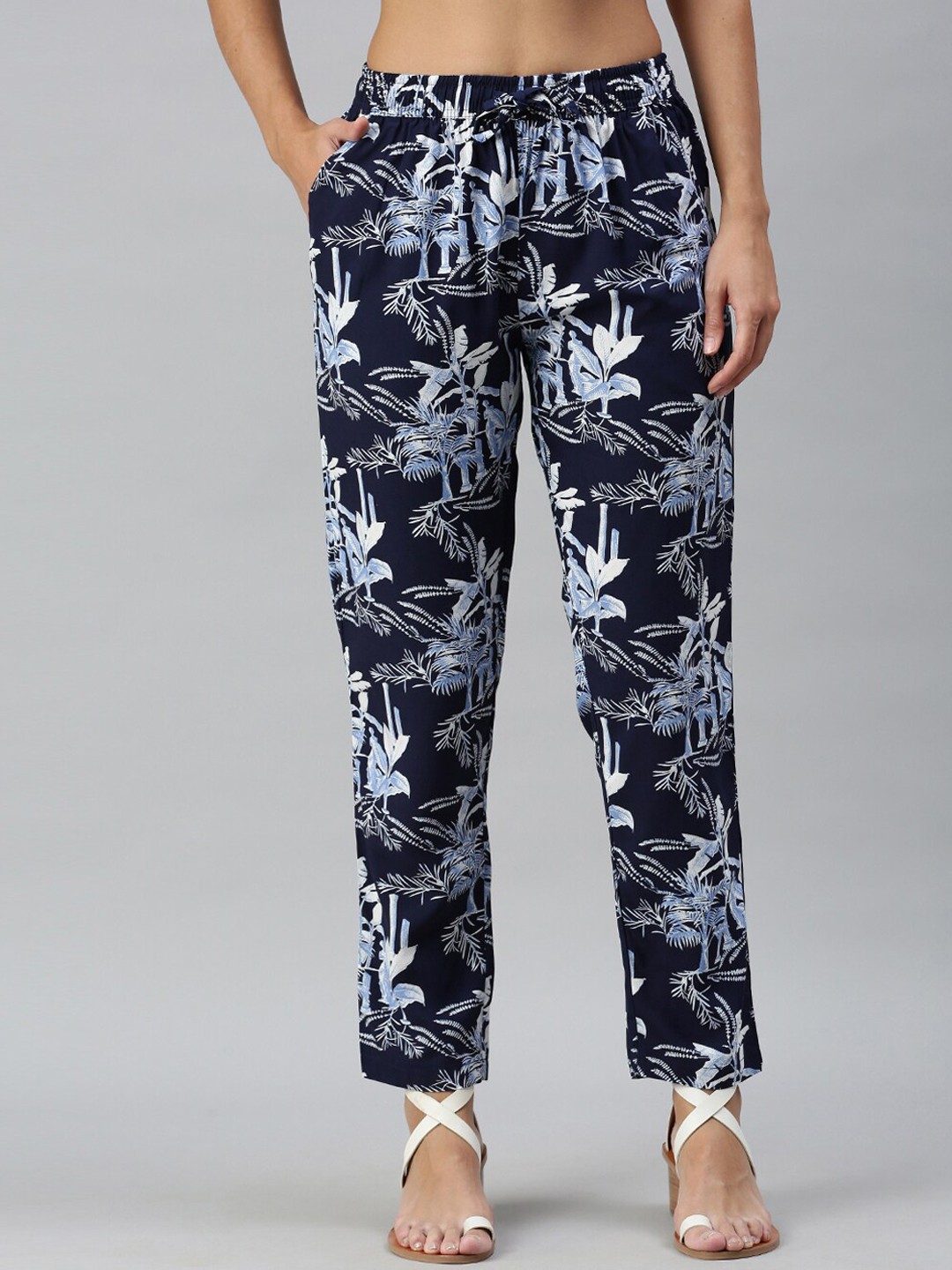 

De Moza Women Blue Floral Printed Trousers