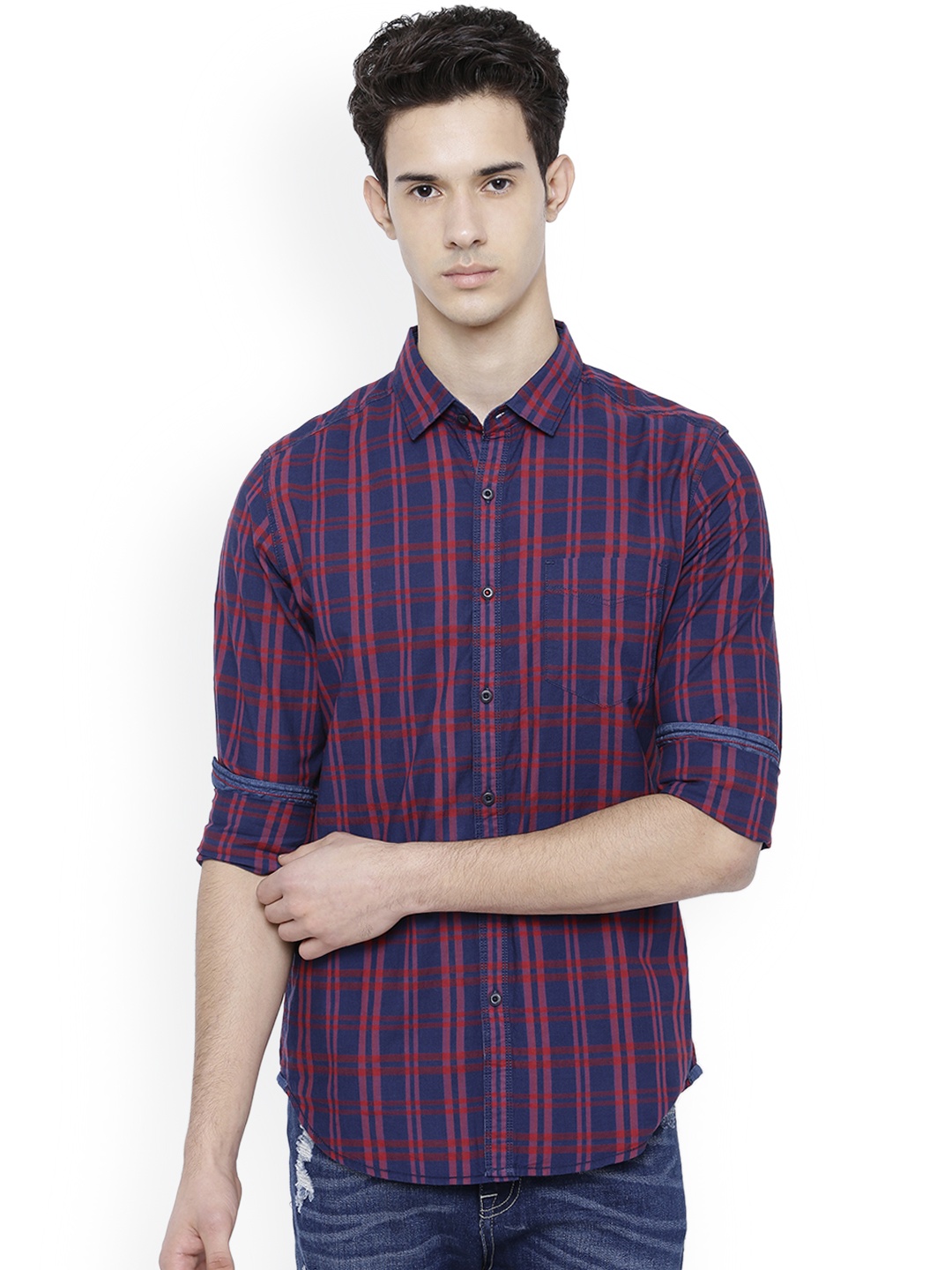 

LOCOMOTIVE Men Red & Navy Blue Slim Fit Checked Casual Shirt