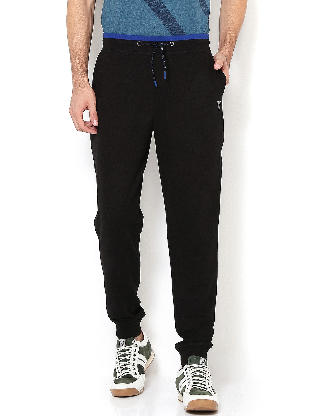 

Van Heusen Men Solid Quick Dry Media Pocket Joggers, Black