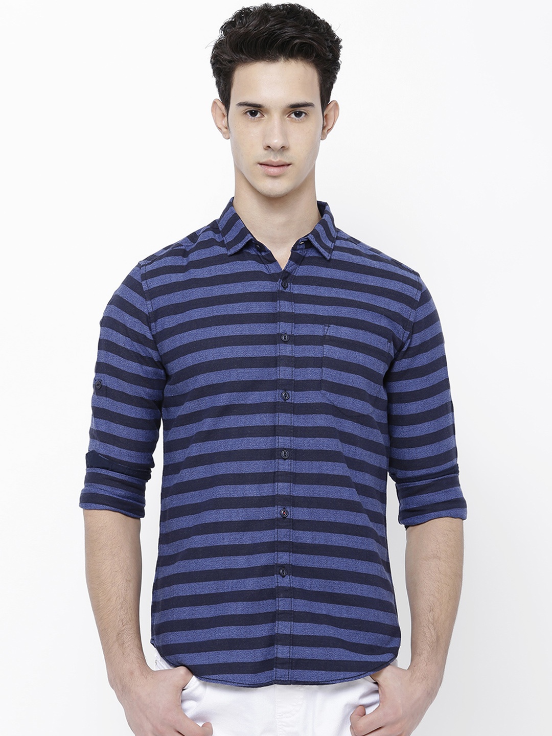 

LOCOMOTIVE Men Navy Blue & Blue Slim Fit Striped Casual Shirt