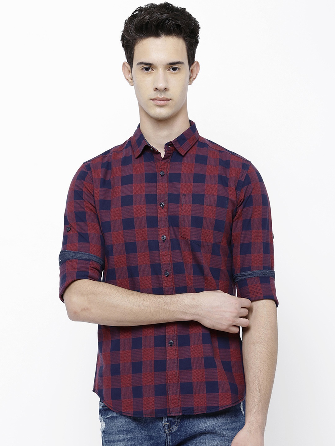 

LOCOMOTIVE Men Navy Blue & Red Slim Fit Solid Casual Shirt