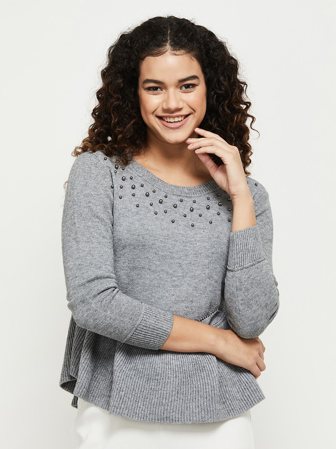 

max Women Grey Solid Pullover