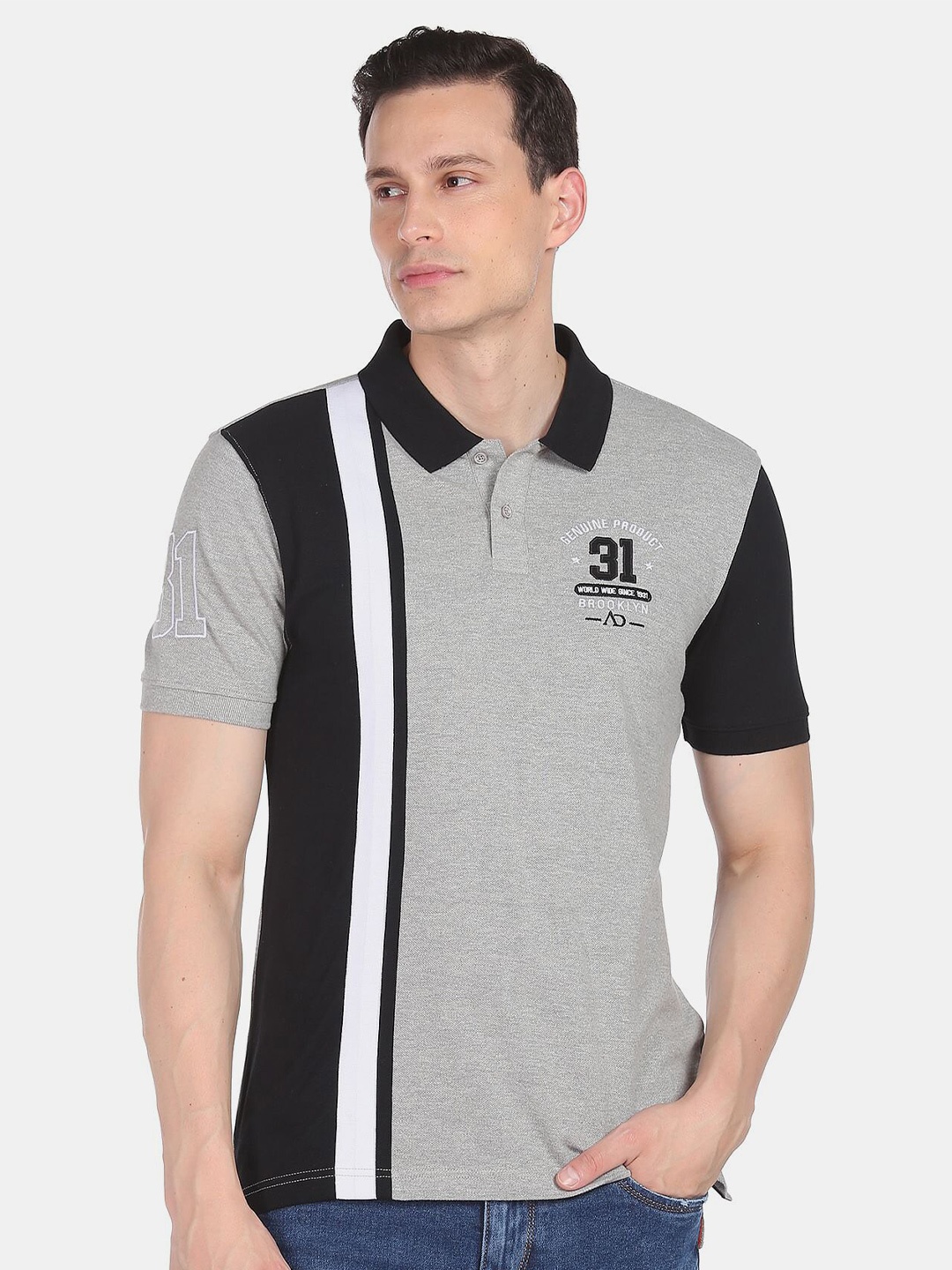 

AD By Arvind Men Grey Typography V-Neck Applique Slim Fit T-shirt