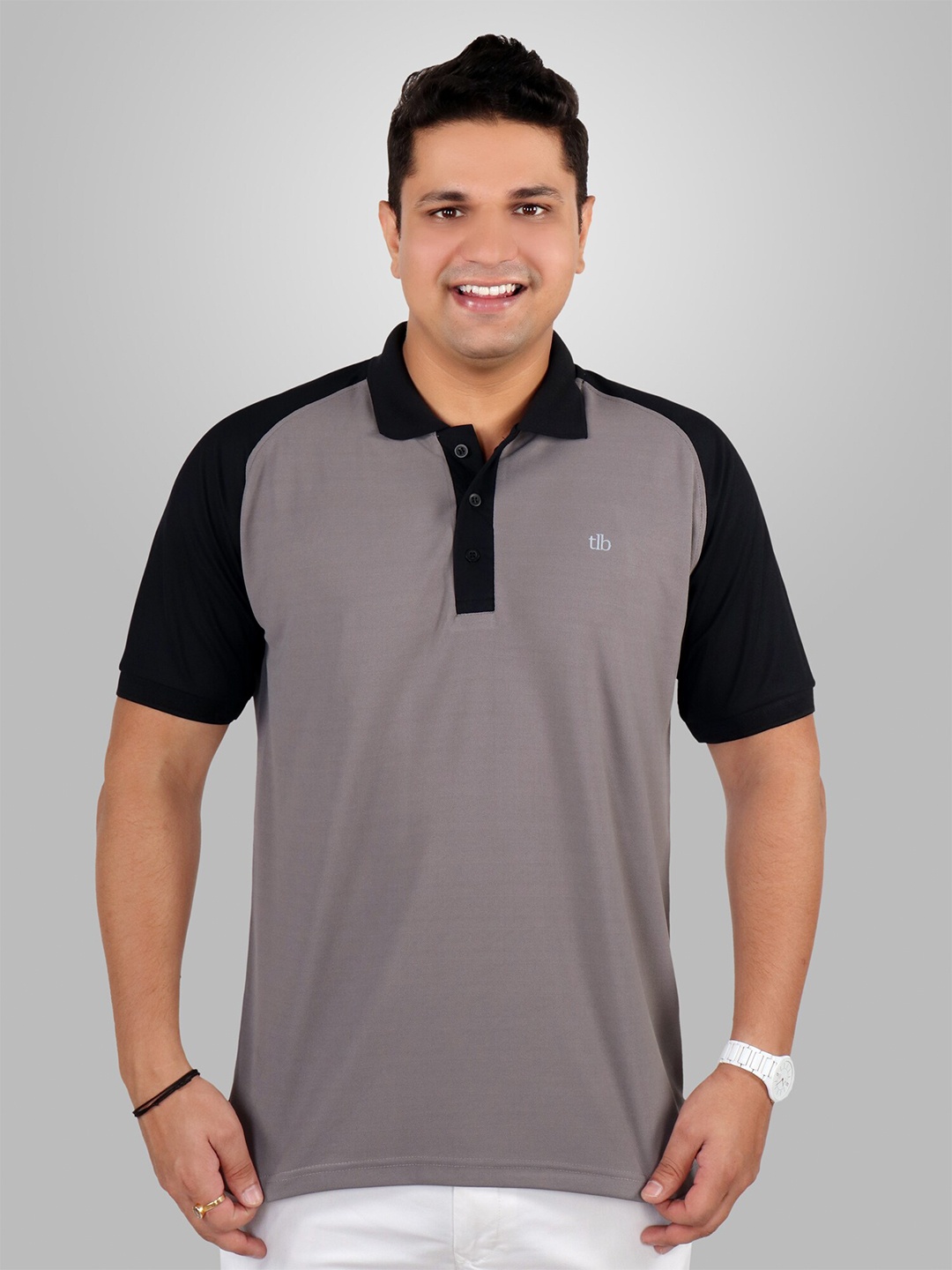 

The Label Bar Men Grey Polo Collar T-shirt