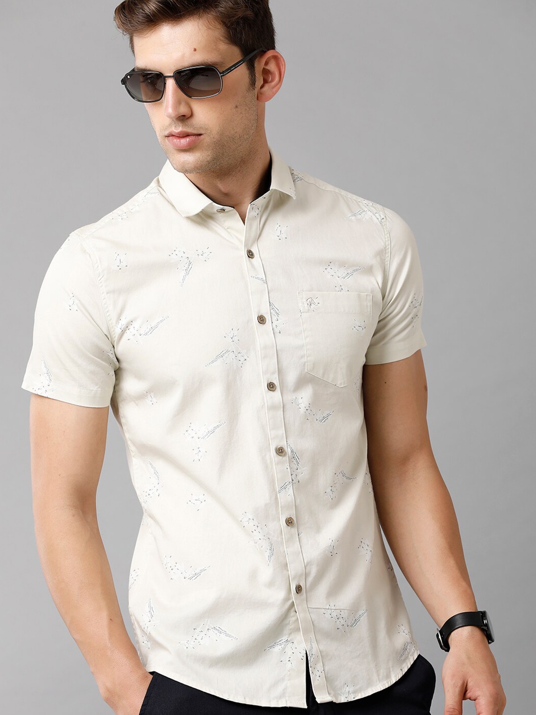

CP BRO Men Cream-Coloured Smart Slim Fit Printed Cotton Casual Shirt