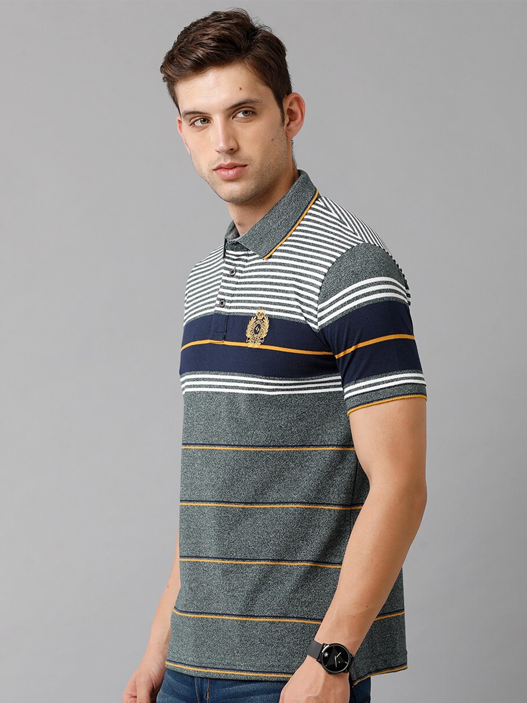 

Classic Polo Men Green Striped Polo Collar Applique Slim Fit T-shirt