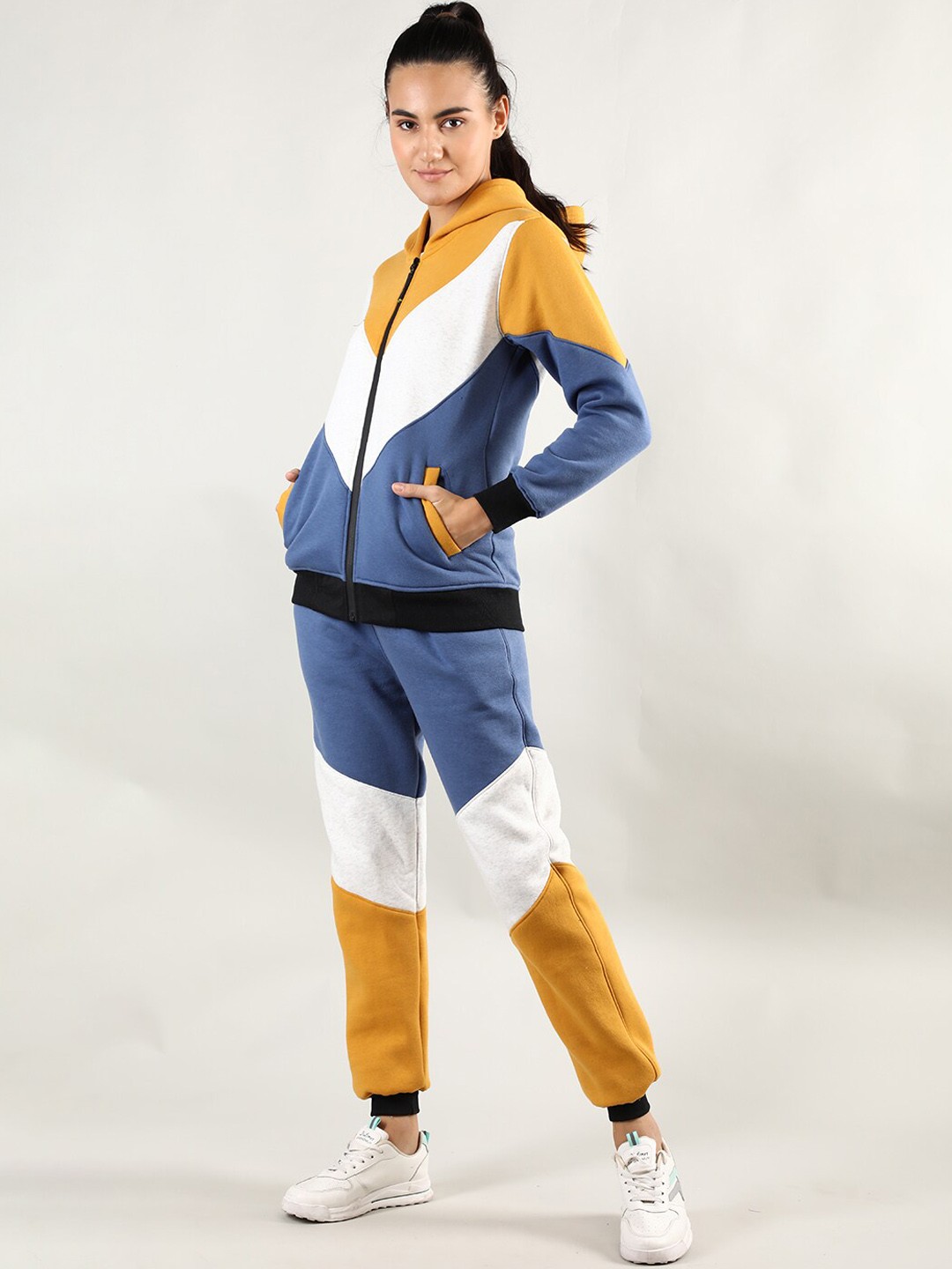 

CHKOKKO Women Mustard-Yellow & Blue Colorblocked Fleece Tracksuits