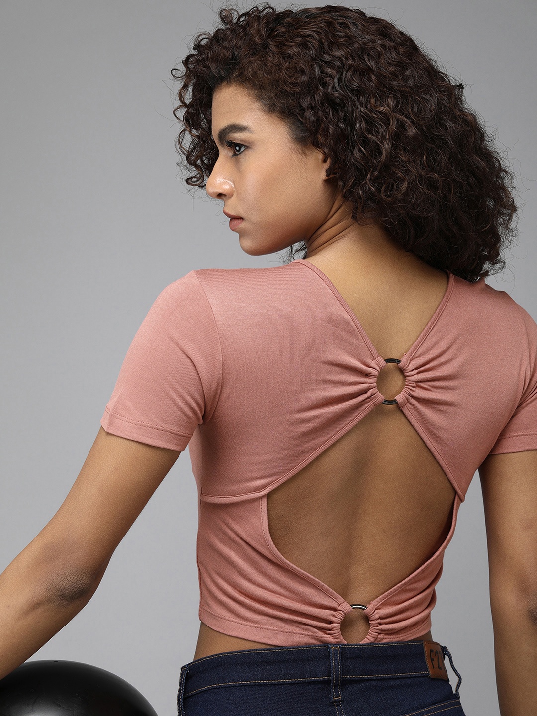

Roadster Women Solid Fitted Crop Top, Rose