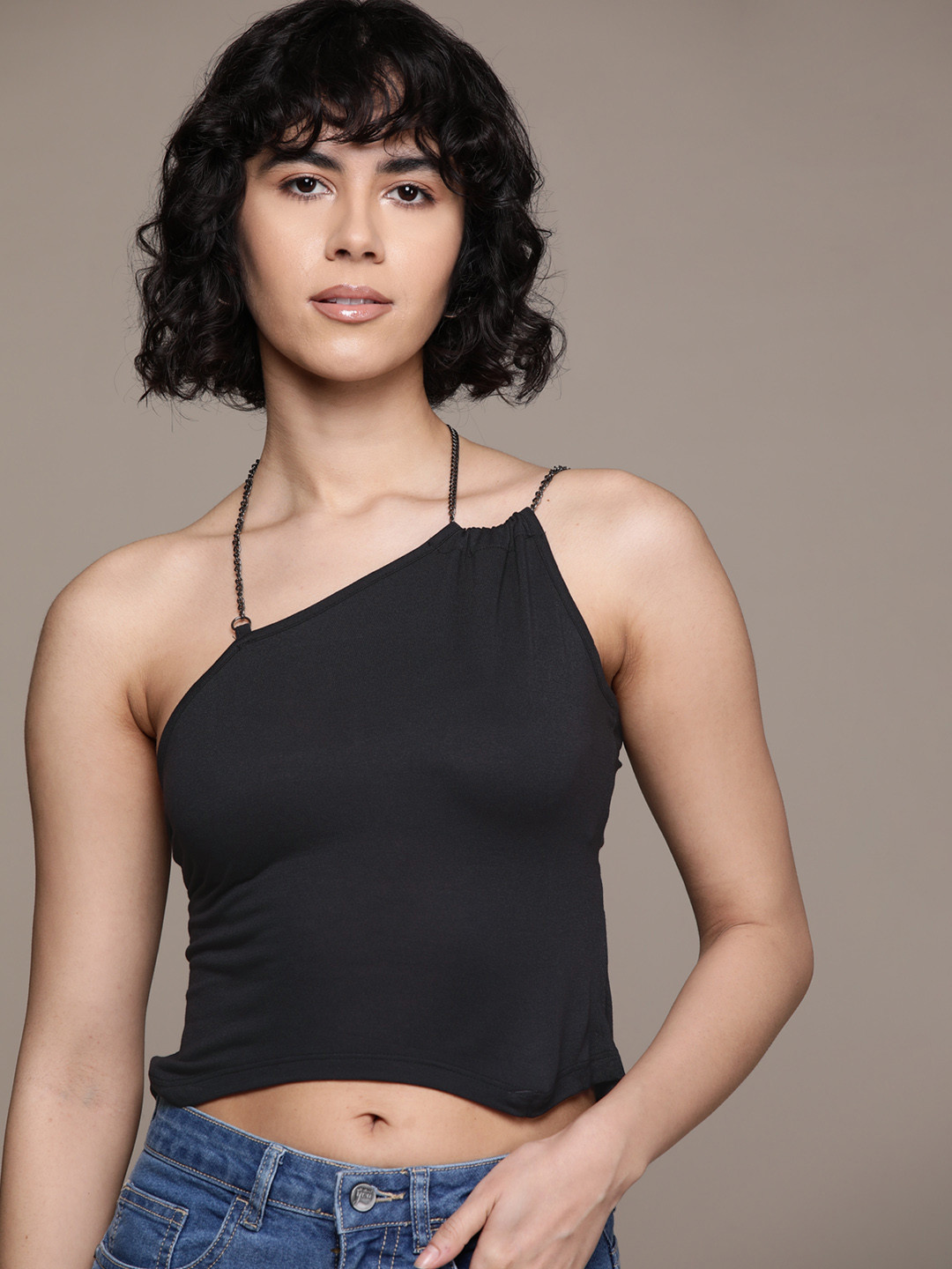

The Roadster Lifestyle Co. Asymmetric Neck Crop Top, Black