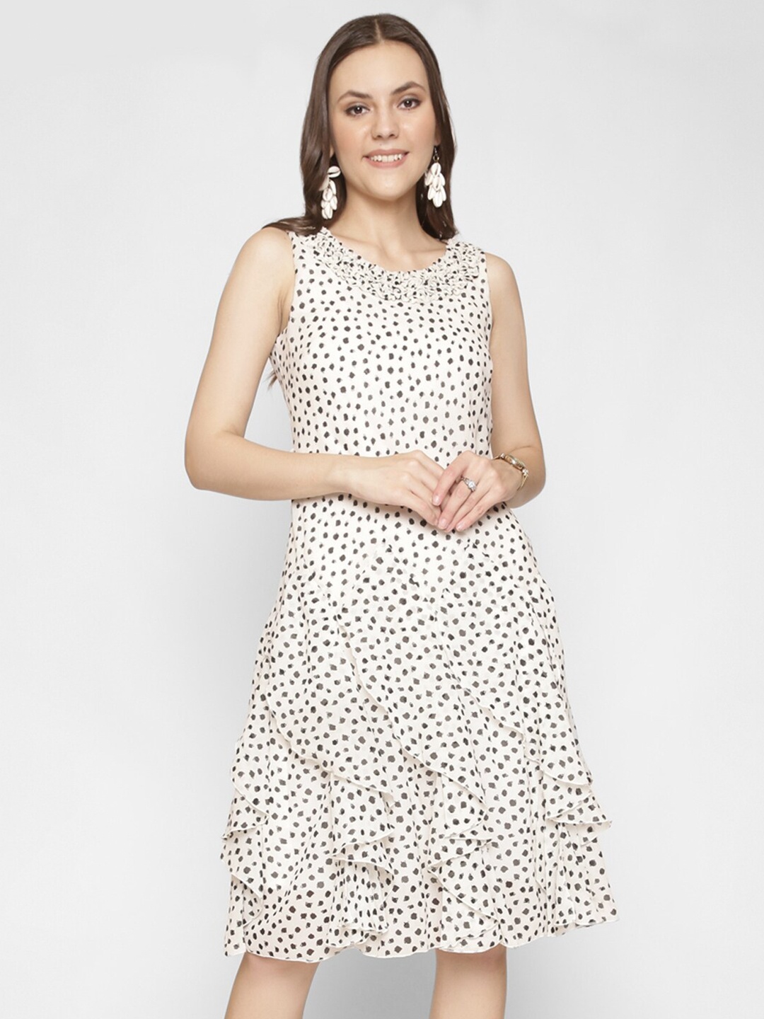

250 DESIGNS White Georgette Dress