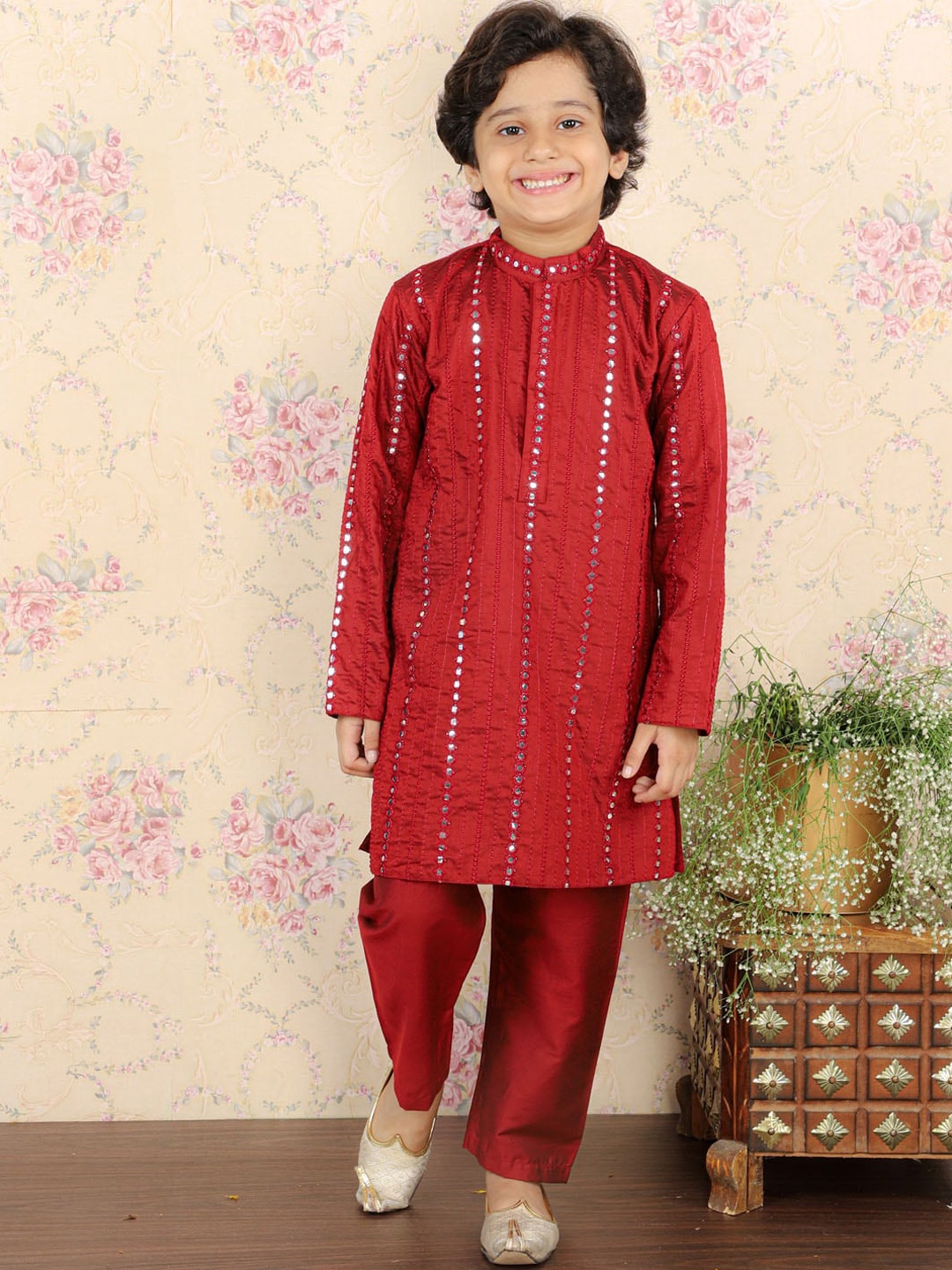

VASTRAMAY Boys Maroon Embroidered Mirror Work Kurta with Pyjamas