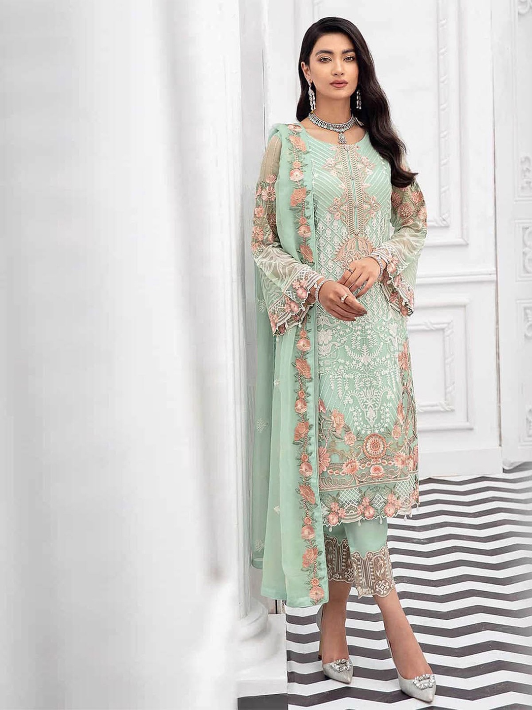 

ODETTE Women Sea Green Floral Embroidered Thread Work Kurta with Trousers & With Dupatta