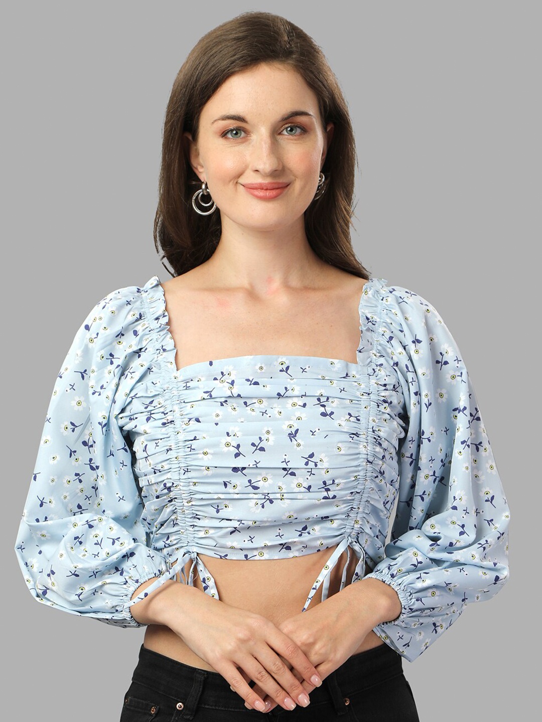 

Masakali Co Women Blue & White Floral Printed Crepe Blouson Crop Top