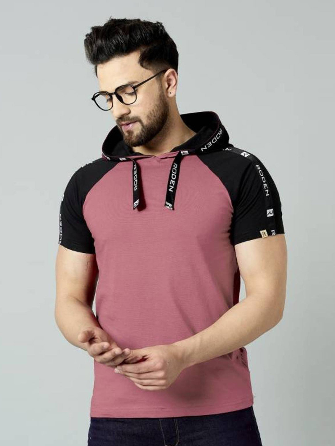 

Rodzen Men Rose & Black Hooded Pure Cotton T-shirt