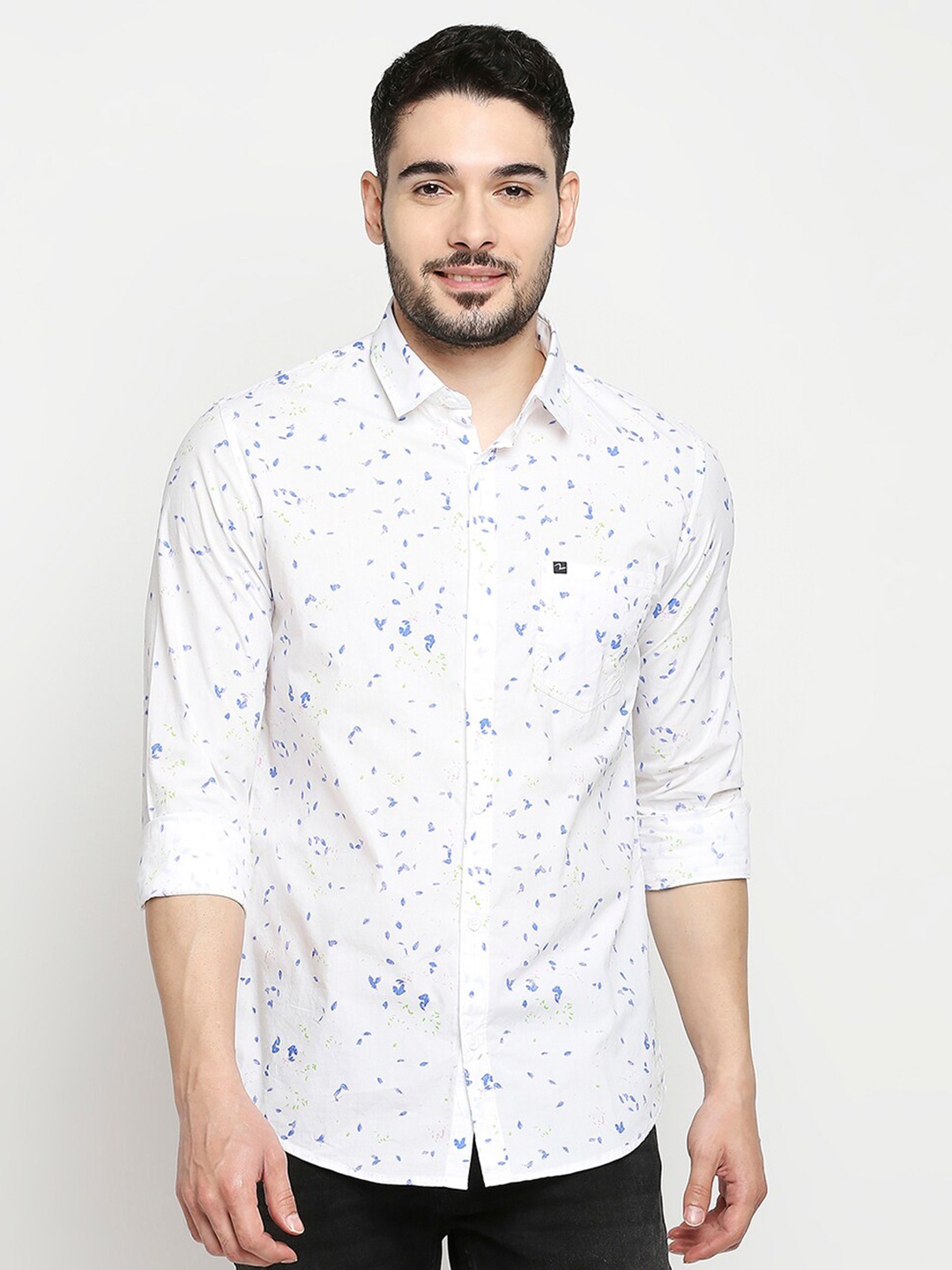 

SPYKAR Men White Slim Fit Printed Casual Shirt