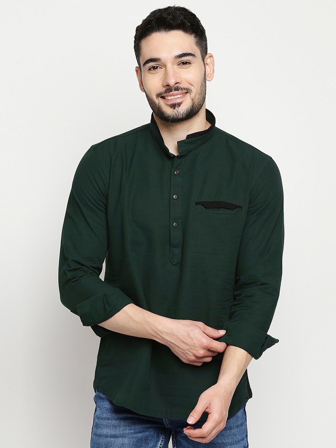 

SPYKAR Men Green Solid Full Sleeve Casual Shirt