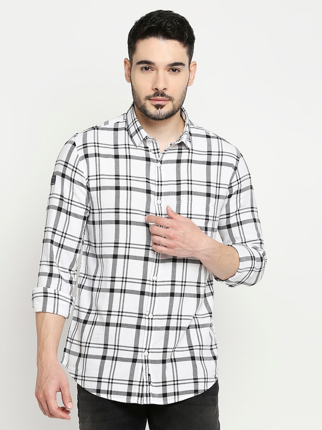 

SPYKAR Men White & Black Slim Fit Tartan Checks Checked Cotton Casual Shirt