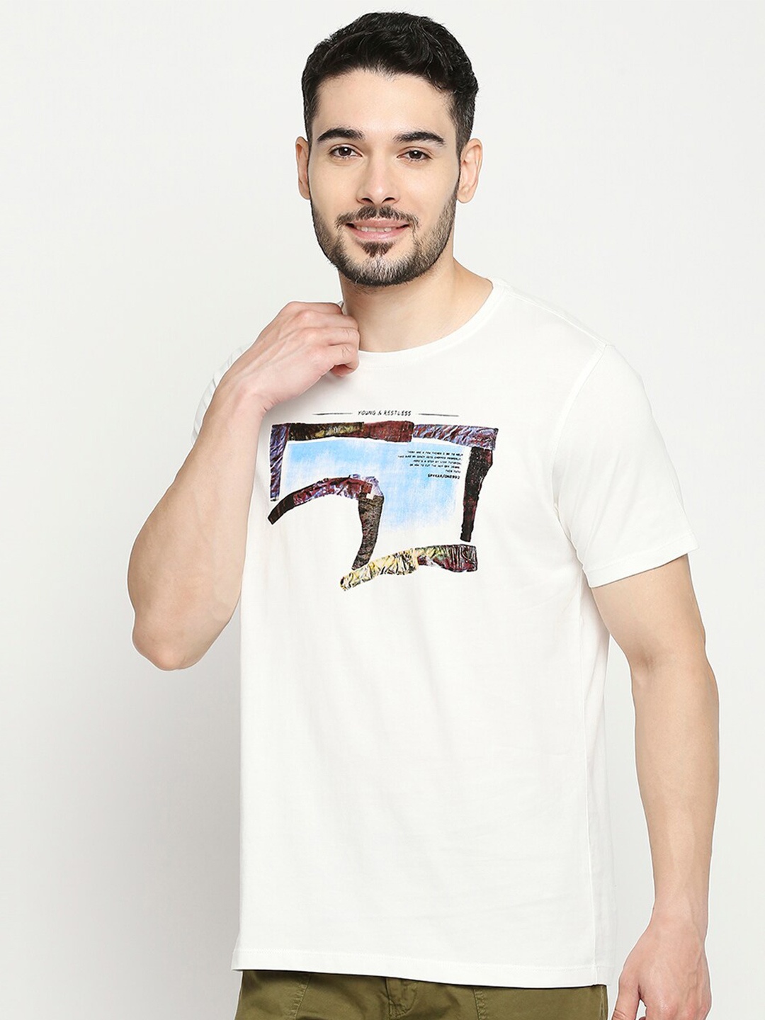 

SPYKAR Men Off White Typography Printed Slim Fit Cotton T-shirt