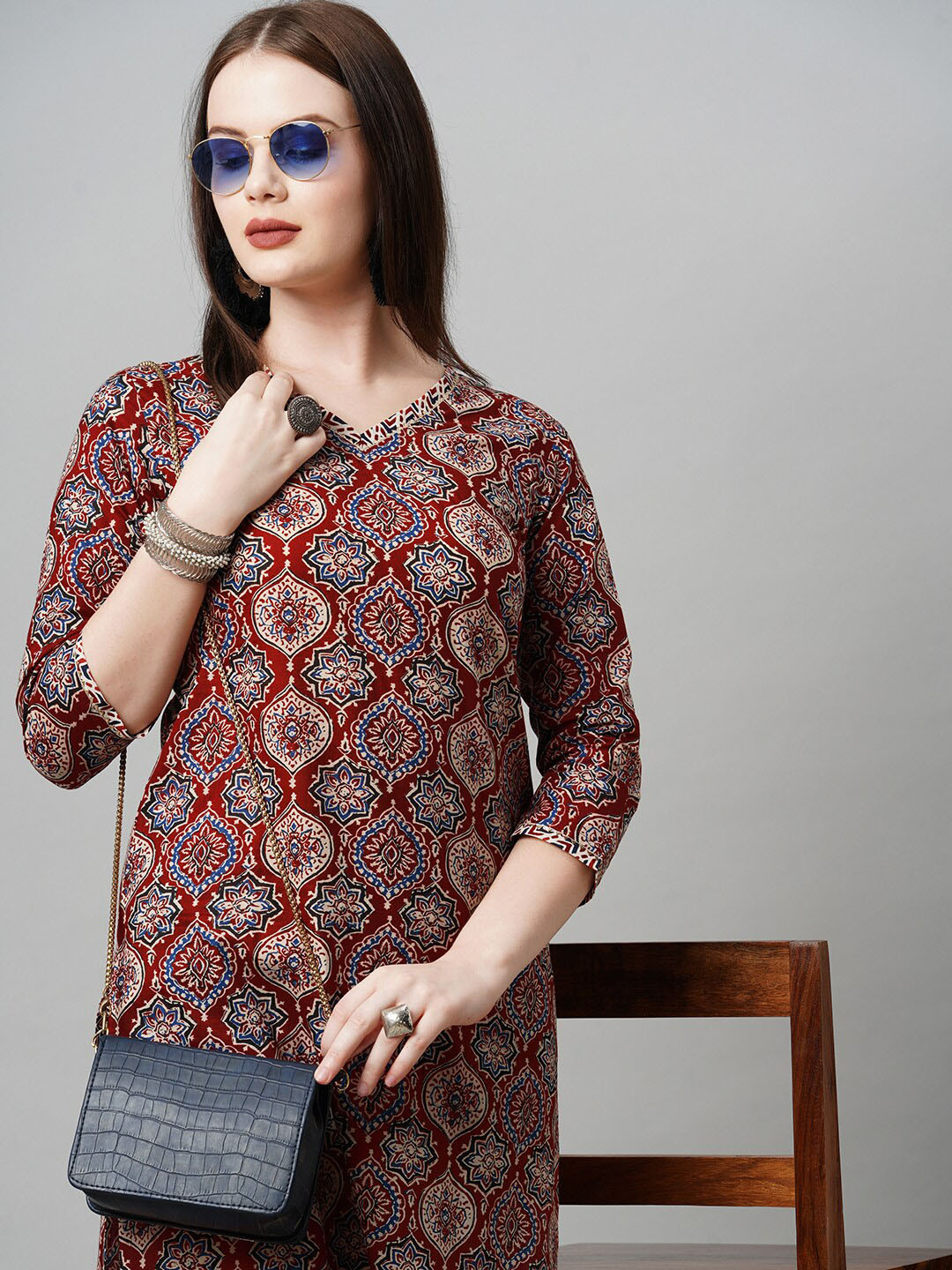 

KALINI Women Red Ethnic Motifs Printed Kurta with Trousers