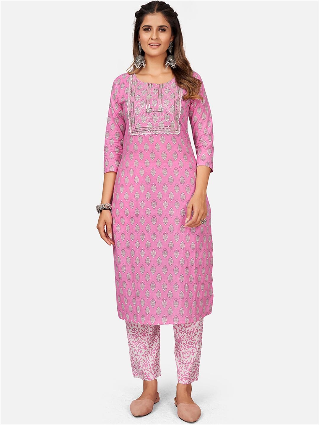 

Vbuyz Women Pink & White Ethnic Motifs Printed Cotton Kurta