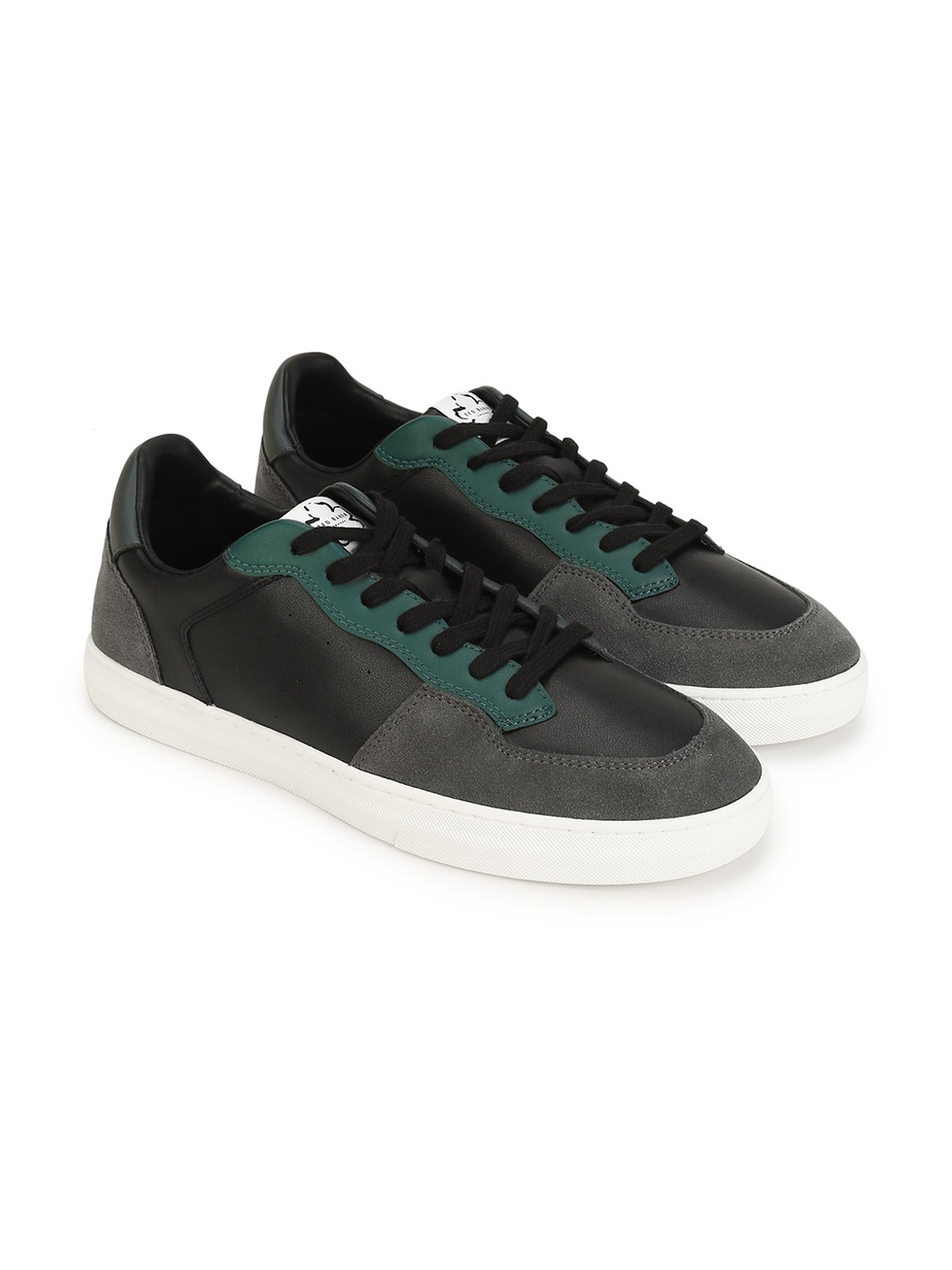 

Ted Baker Men Black Colourblocked Leather Sneakers