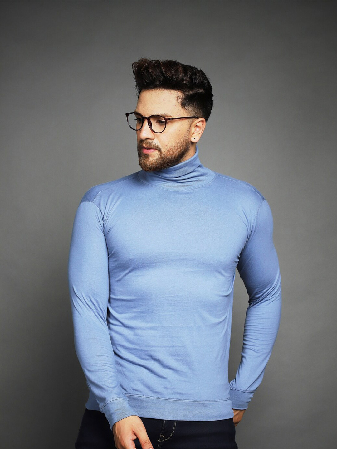 

Rodzen Men Blue Long Sleeves Sweatshirt