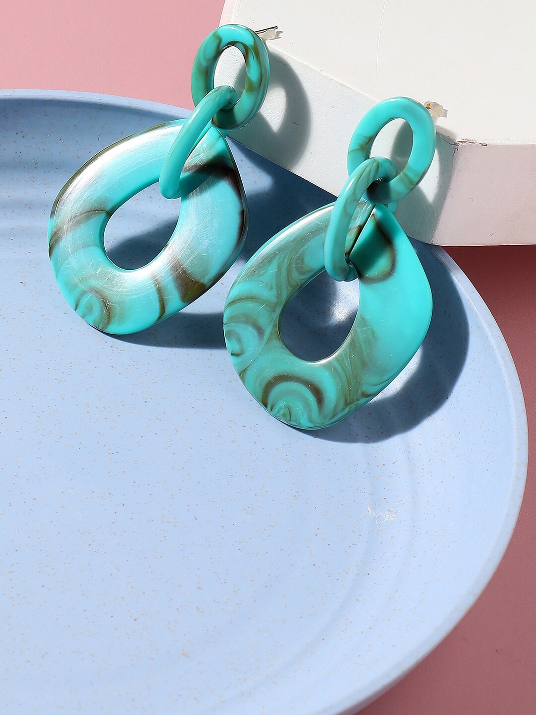 

SOHI Green Contemporary Drop Earrings