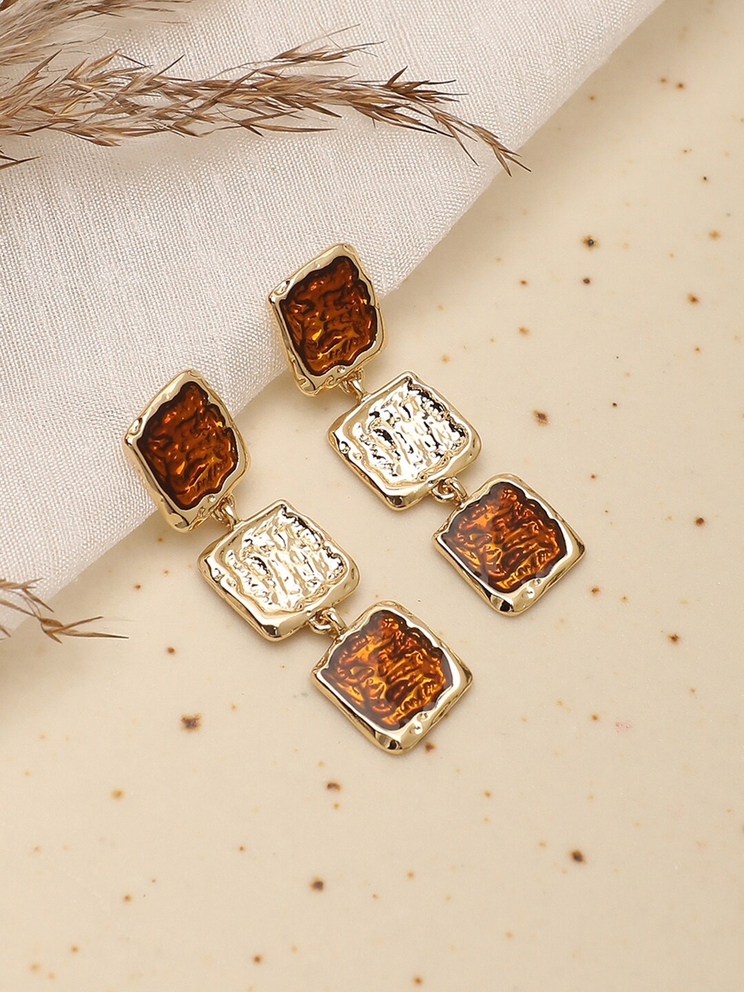 

SOHI Brown & White Contemporary Drop Earrings